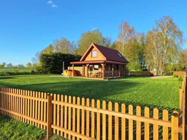 Caloroczny Domek Letniskowy Ze Stawem Villa Harsz Buitenkant foto